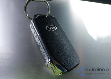 2020 Kia Forte Gt-Line z USA, uszkodzony, nr VIN 3KPF34AD8LE213087